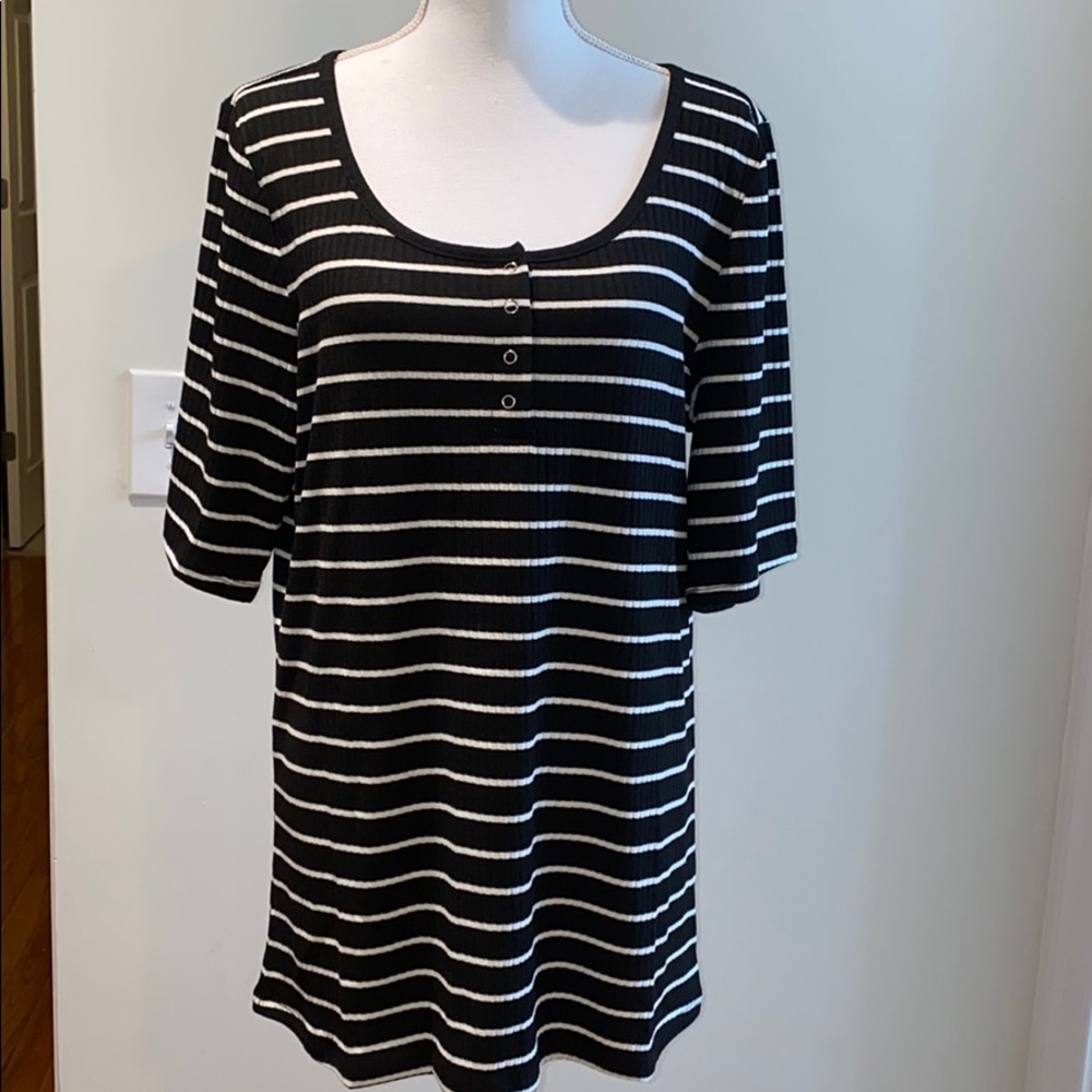 Torrid  Henley - Picture 3 of 7